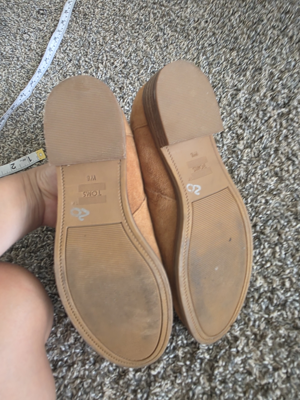 TOMS Women’s Size 6 Tan Suede Slip On Loafers Low Block Heel Casual Shoes - Picture 8 of 8
